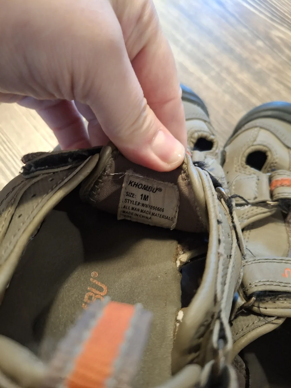 Khombu kids sandals